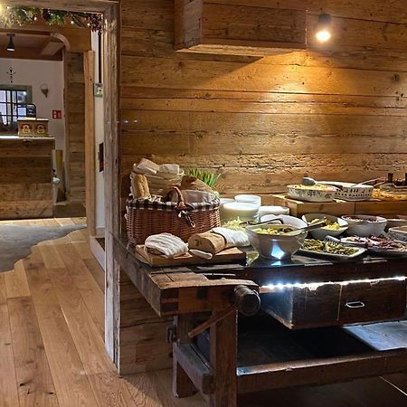 Hotel Almhof San Candido Bagian luar foto