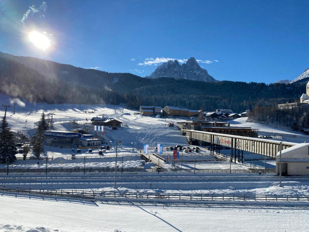 Hotel Almhof San Candido Bagian luar foto