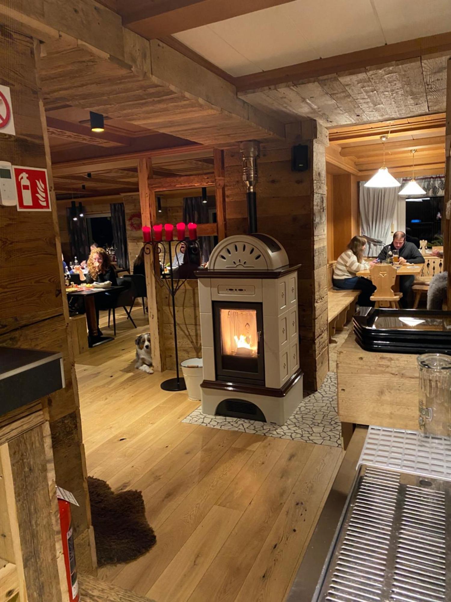 Hotel Almhof San Candido Bagian luar foto