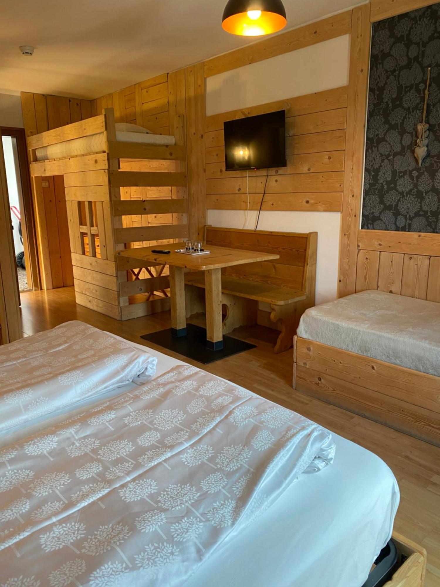 Hotel Almhof San Candido Bagian luar foto