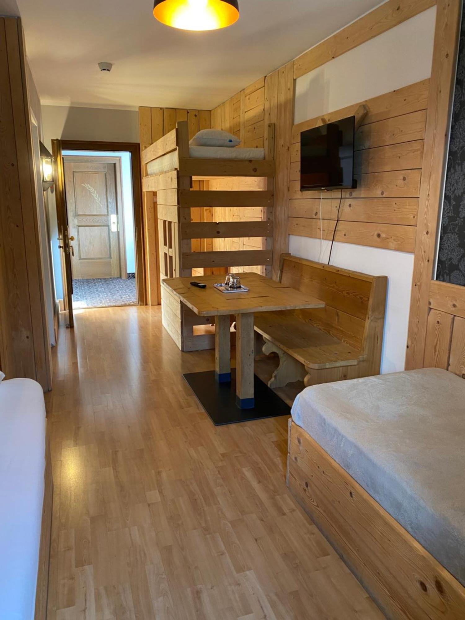 Hotel Almhof San Candido Bagian luar foto