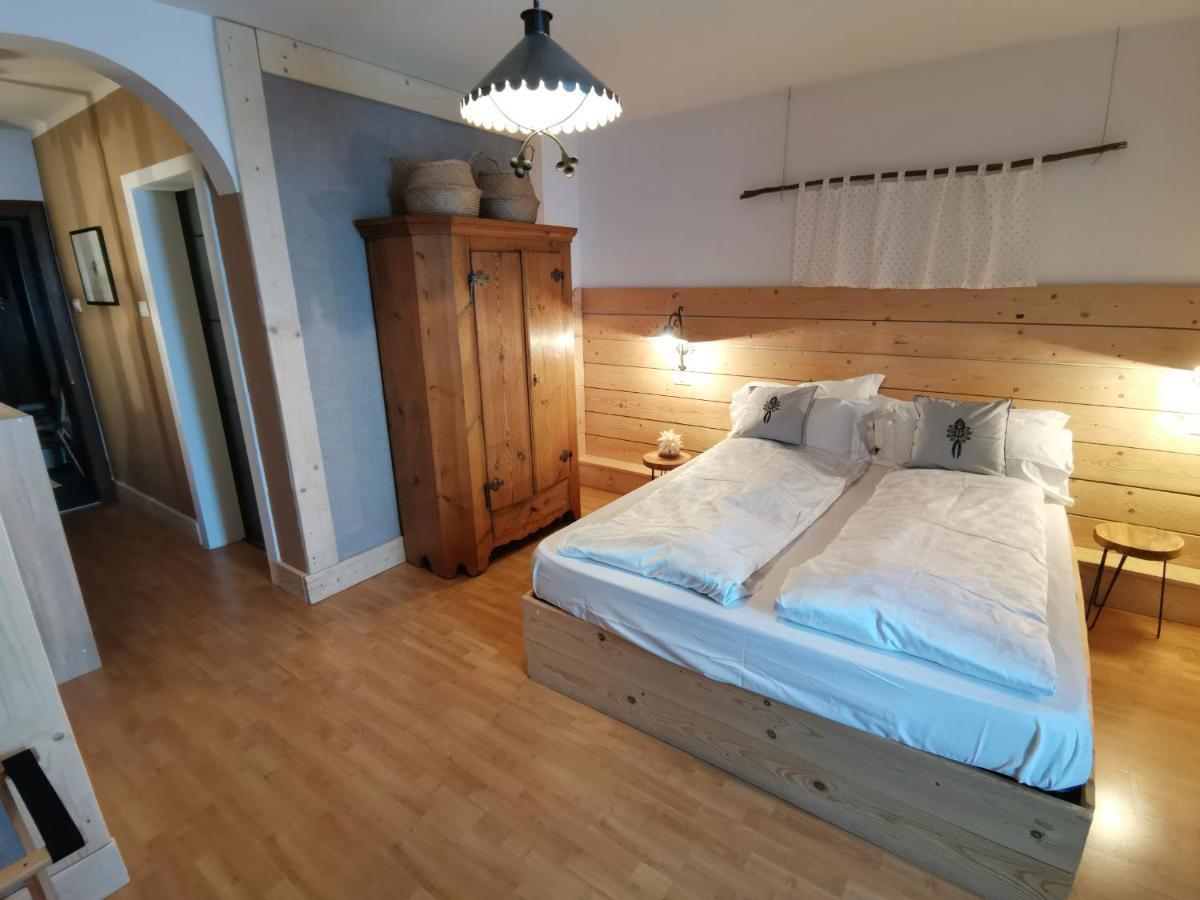 Hotel Almhof San Candido Bagian luar foto